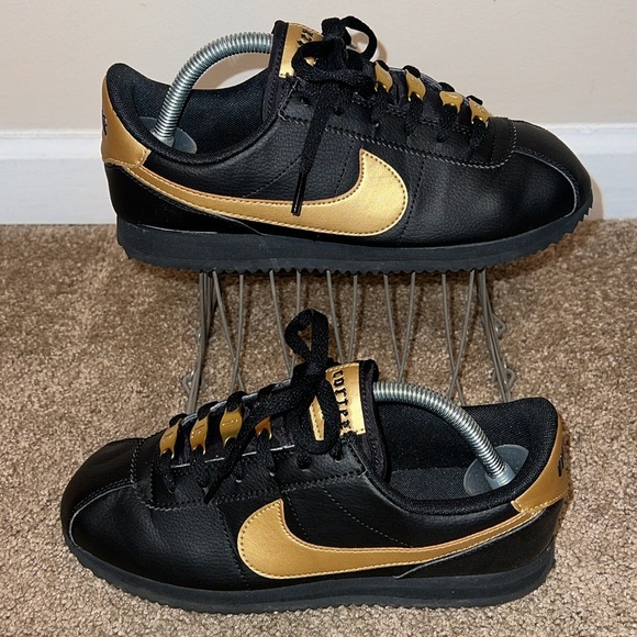 2019 Nike Cortez Basic Black/Metallic Gold Shoes - Picture 2 of 7